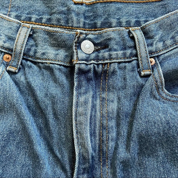 Distressed Levi’s 550 denim cutoff shorts waist 33 - Picture 7 of 12